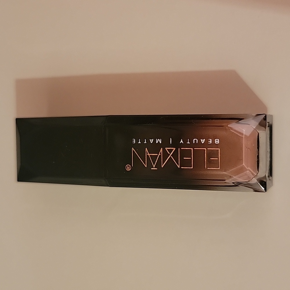 NIB Eleman Beauty Matte Liquid Lipstick LONDON